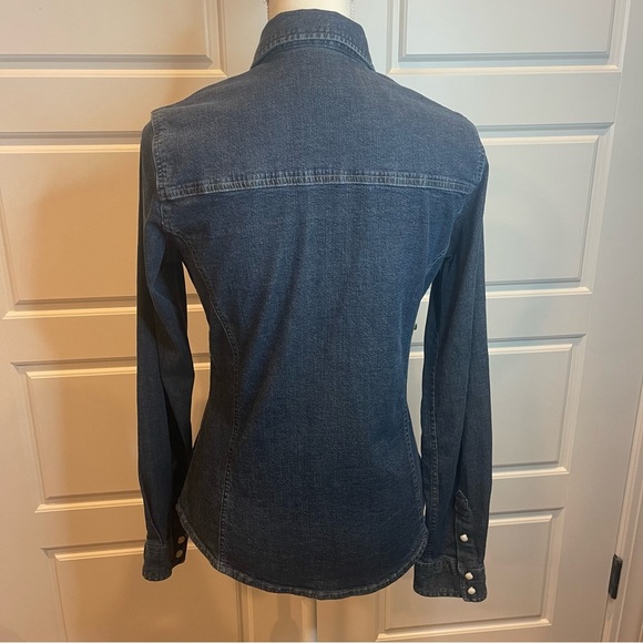 Carhartt Women's Denim Button Down Shirt Size Medium - Picture 6 of 12
